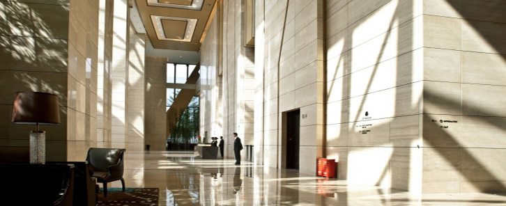 �V��4